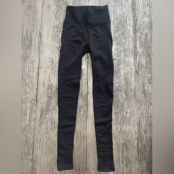 (NWOT) Lululemon Keep The Heat HR Thermal Tight - Picture 5 of 7